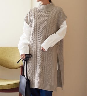 Viola e Viola（ヴィオラ エ ヴィオラ）の「ロングニットベスト（ベスト）」｜モカ