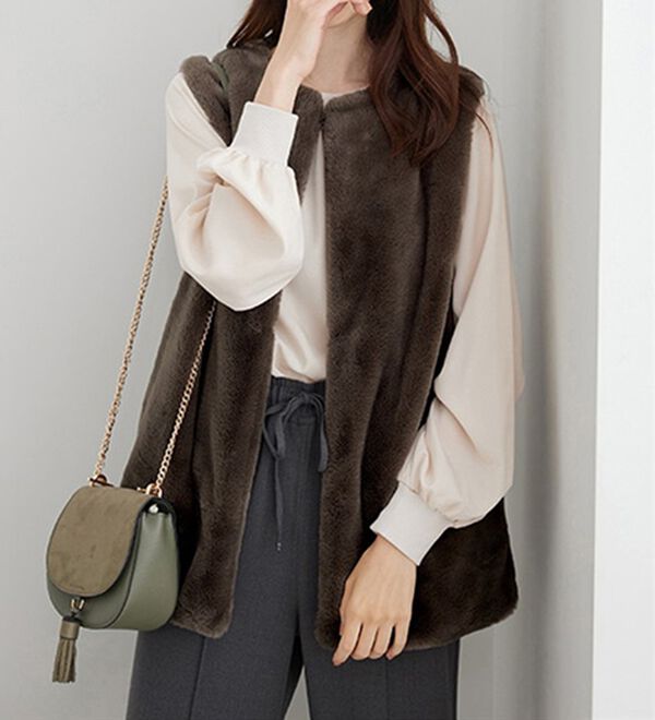 BELLUNA（ベルーナ）の「ホック付き！着映えるファーベスト（ベスト）」｜詳細画像