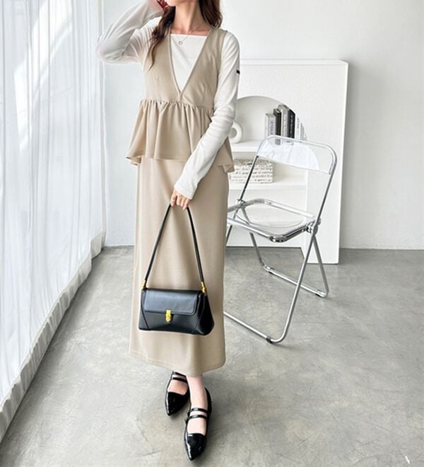 GeeRA（ジーラ）の「【再入荷】楽ちん！ペプラムジャンパースカート（ジャンパースカート）」｜詳細画像