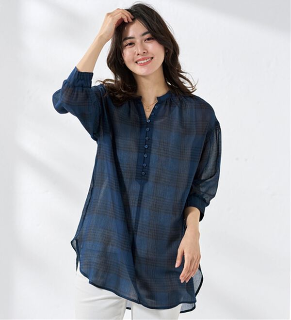 BELLUNA（ベルーナ）の「シャリ感シアー素材多ボタンチュニック（チュニック）」｜詳細画像