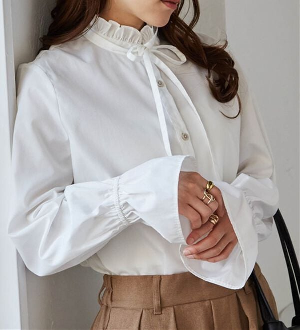 RANAN（ラナン）の「プチフリルリボン付きブラウス（ブラウス）」｜ホワイト