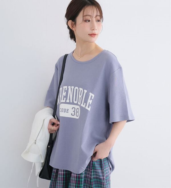 A HAPPY MARILYN（アハッピーマリリン）の「【Ｍ～８Ｌ】【接触冷感・ＵＶ対策】カレッジプリント裾ラウンドＴシャツ（Tシャツ）」｜詳細画像