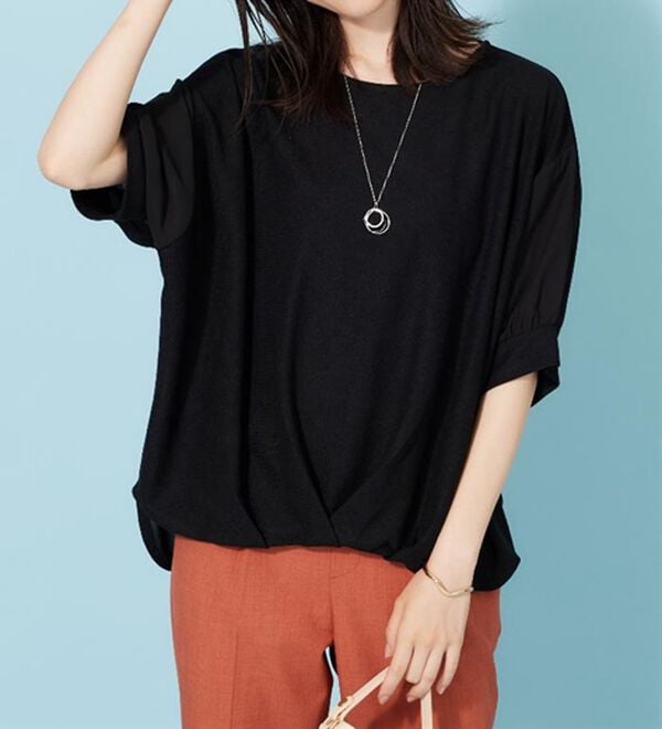 BELLUNA（ベルーナ）の「&ldquo;2点セット&rdquo;ネックレス付！異素材裾タックプルオーバー（カットソー）」｜詳細画像
