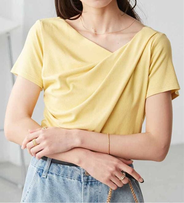 RANAN（ラナン）の「【ひんやり／着映え】上品ドレープリブＴシャツ（カットソー）」｜イエロー