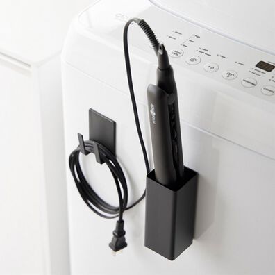 iellio（イエリオ）の「タワー　マグネットヘアーアイロン＆コードホルダー＜ｔｏｗｅｒ山崎実業＞（洗面用品）」