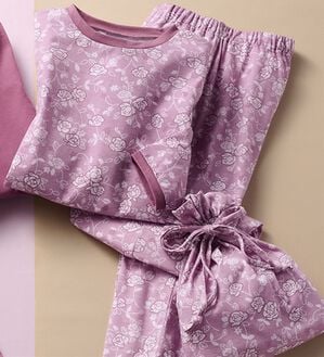 「華やかトラベルパジャマ（ポーチ付き）（パジャマ・ルームウェア）」｜花柄(単品)