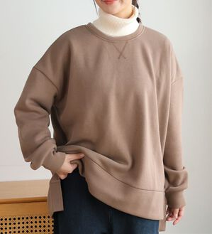 A HAPPY MARILYN（アハッピーマリリン）の「【Ｌ～６Ｌ】【ハピぽか裏起毛】サイド深スリットトレーナー 毛玉になりにくい（トレーナー・スウェット）」｜モカブラウン