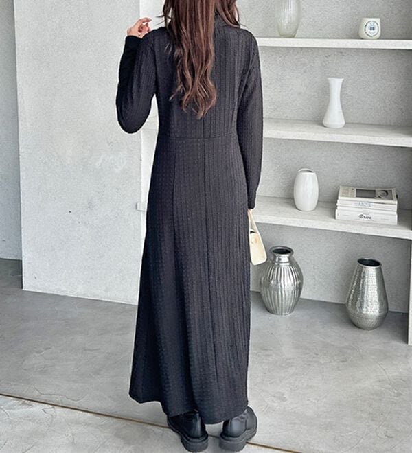 GeeRA（ジーラ）の「ポロ衿表面感素材マーメイドワンピース（カットソーワンピース）」｜詳細画像