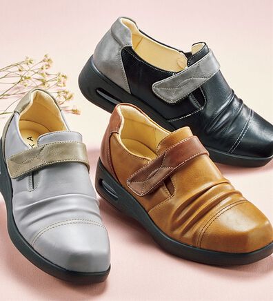 BELLUNA（ベルーナ）の「５Ｅシャーリング使いエア入りシューズ（スリッポン）」