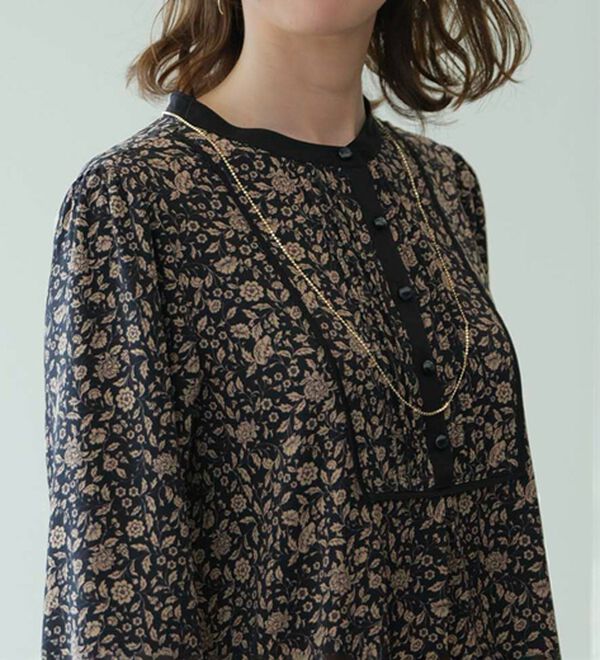 BELLUNA（ベルーナ）の「ビンテージ柄ピンタック使いワンピース（その他ワンピース）」｜詳細画像