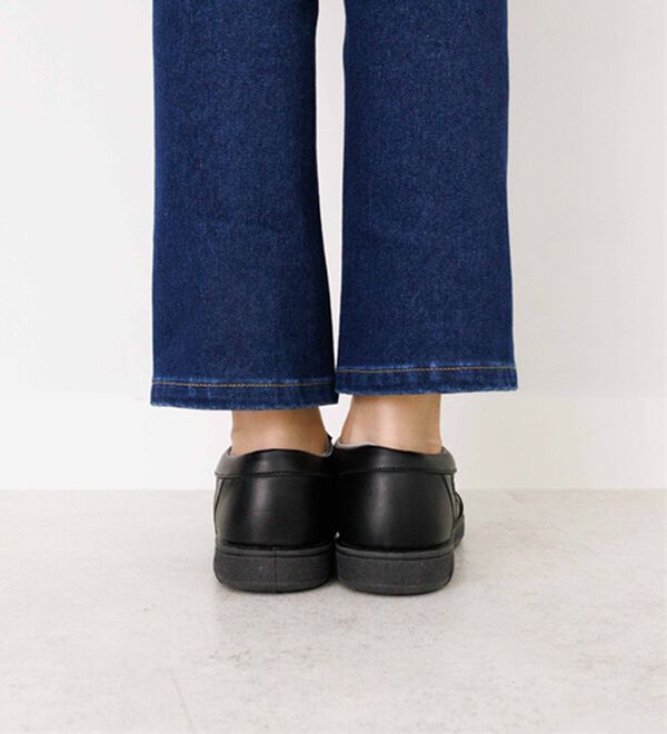 BELLUNA（ベルーナ）の「柔らかフィットのレザーライクシューズ（スニーカー）」｜詳細画像