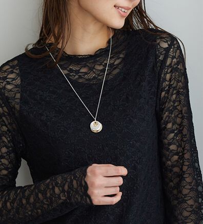 BELLUNA（ベルーナ）の「【重ね着にぴったり♪】のびやかレース素材メロー使いインナー（カットソー）」