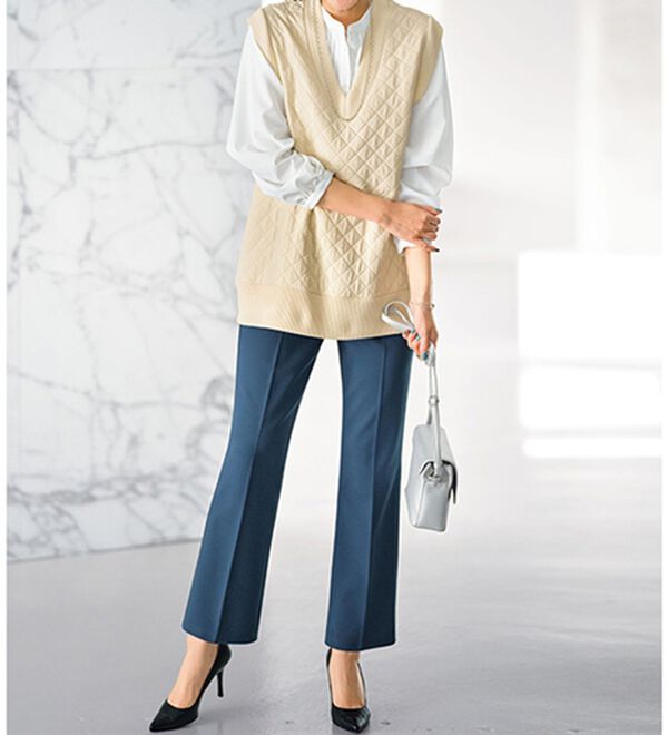 BELLUNA（ベルーナ）の「キルティング素材Ｖネックデザインベスト（ベスト）」｜詳細画像