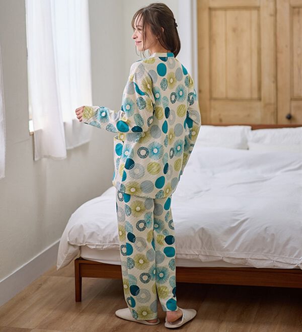 LAVIENNE（ラヴィエンヌ）の「綿入りキルトパジャマ（パジャマ・ルームウェア）」｜詳細画像