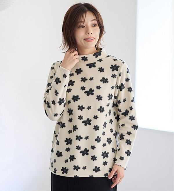 LAVIENNE（ラヴィエンヌ）の「薄手ストレッチフリースのプリントハイネック長袖（ニット・セーター）」｜詳細画像