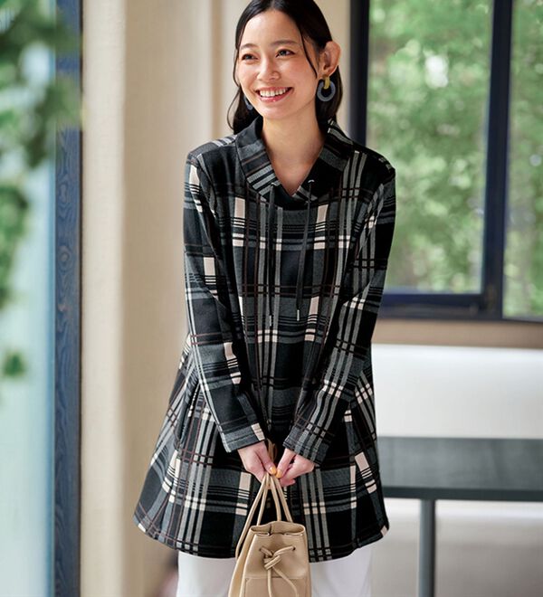 BELLUNA（ベルーナ）の「まるで着る毛布！静電防止付裏ファーフード風チュニック（チュニック）」｜詳細画像