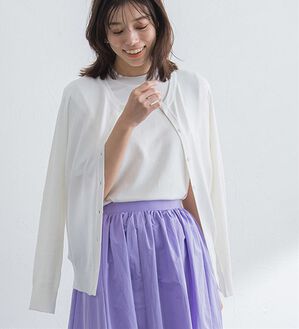 Pierrot（ピエロ）の「【洗濯機で洗える】丈・ネックが選べるシルクタッチニットカーディガン（ニットカーディガン）」｜オフホワイト