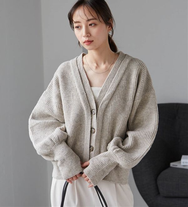 RANAN（ラナン）の「フロントレイヤードＶカーディガン（ニットカーディガン）」｜ベージュ
