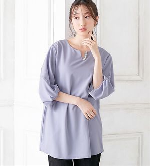 alotta（アロッタ）の「【４つの機能付】パール調ボタン付ねじり袖チュニック（チュニック）」｜ライトブルー
