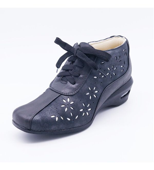 BELLUNA（ベルーナ）の「４Ｅカットワークハイカットシューズ（ブーツ）」｜詳細画像