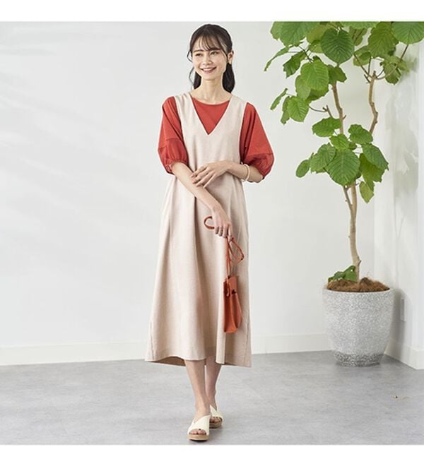 BELLUNA（ベルーナ）の「サラリ麻調素材Ｖネックジャンパードレス（ジャンパースカート）」｜詳細画像