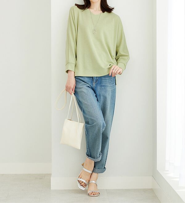 BELLUNA（ベルーナ）の「【2点セット】ネックレス付ラメ調ドルマンプルオーバー（カットソー）」｜詳細画像