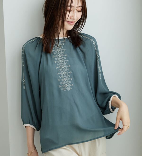 BELLUNA（ベルーナ）の「シフォン素材刺しゅうデザインブラウス（ブラウス）」｜詳細画像