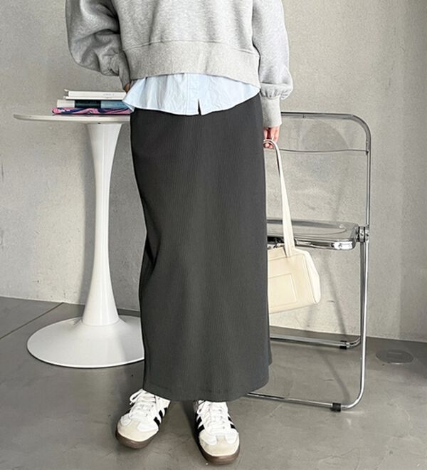 GeeRA（ジーラ）の「【着回し力◎】楽ちんすっきり見え！リブロングスカート（ロングスカート）」｜チャコールグレー