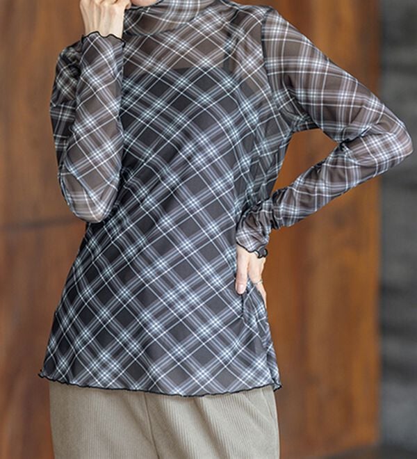 BELLUNA（ベルーナ）の「【重ね着インナー】シアー素材ハイネックインナープルオーバー（カットソー）」｜詳細画像