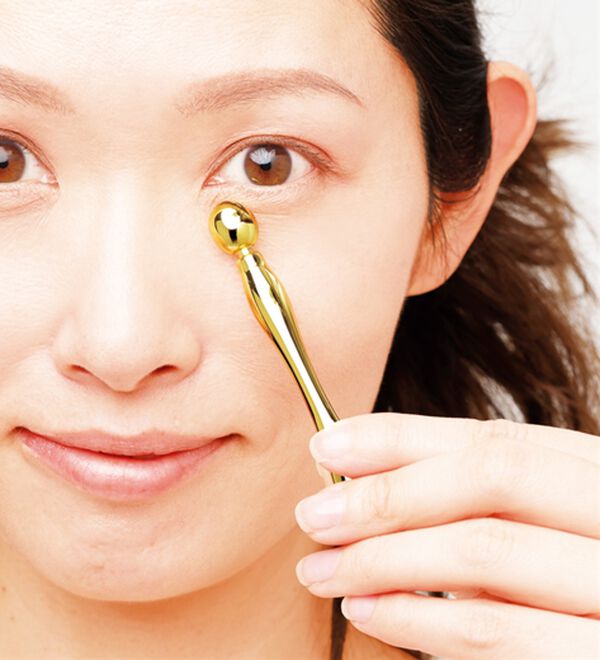 「気になる部分をピンポイントでほぐして流す。携帯サイズの美顔スティック1（コスメ・メイク小物）」｜詳細画像