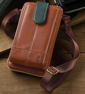 「ハッシュパピー　大人のスマホ＆ウォレットポーチ（メンズショルダーバッグ）」｜キャメル