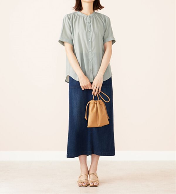 BELLUNA（ベルーナ）の「ギャザー使いバンドカラーブラウス（ブラウス）」｜詳細画像