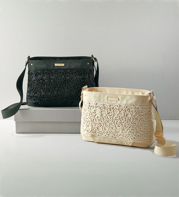 BELLUNA（ベルーナ）の「＜ＬＡＺＹ　ＳＵＳＡＮ＞花柄コード刺しゅうショルダーバッグ（ショルダーバッグ）」｜詳細画像