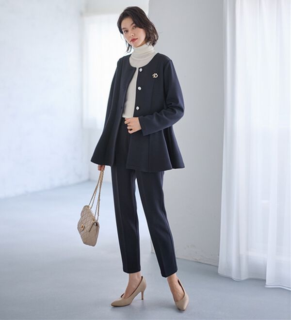 GeeRA（ジーラ）の「【２点セット】ペプラムジャケットテーパードパンツセットアップスーツ（パンツスーツ）」｜詳細画像