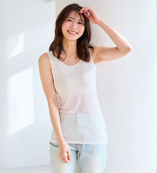LAVIENNE（ラヴィエンヌ）の「【暑がりさん必見！】カップ付瞬間ひんやり冷感！タンクトップインナー＜さらりラボ＞（肌着・インナーウェア）」｜オフホワイト