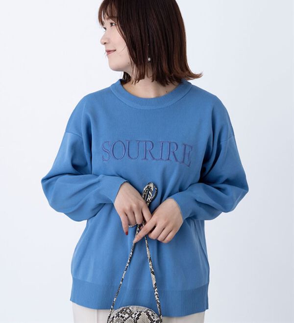 BELLUNA（ベルーナ）の「ロゴ刺しゅうニットプルオーバー（ニット・セーター）」｜詳細画像