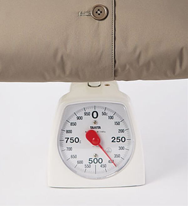 BELLUNA（ベルーナ）の「軽量&times;防風！配色使い中わたコート（ロングコート）」｜詳細画像