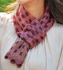 BELLUNA（ベルーナ）の「かすり糸使い　格子柄ミニマフラー（ストール・スカーフ・マフラー）」