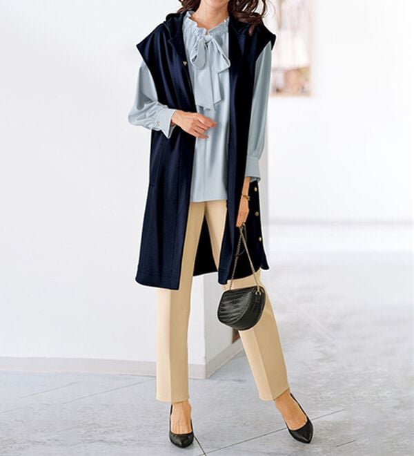 BELLUNA（ベルーナ）の「柔らかとろみ素材裾ボタンロングジレ（ジレ）」｜詳細画像