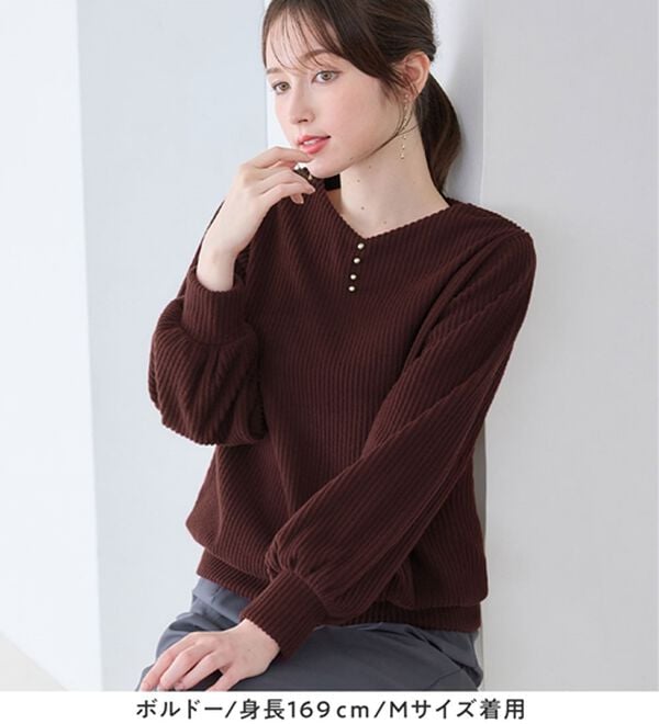 alotta（アロッタ）の「ふんわりリブニットソー金ボタントップス（カットソー）」｜詳細画像