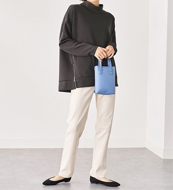 BELLUNA（ベルーナ）の「柔らかとろみ素材裾ジップデザインプルオーバー（カットソー）」｜詳細画像