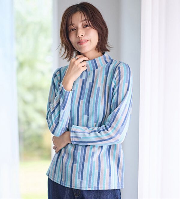 LAVIENNE（ラヴィエンヌ）の「薄手ストレッチフリースのプリントハイネック長袖（ニット・セーター）」｜詳細画像