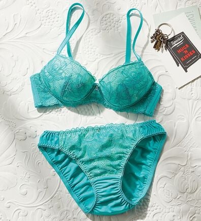 YU'NOW（ユナウ）の「ぷるるん谷間のノンワイヤーブラ＆ショーツセット（ブラジャー＆ショーツセット）」