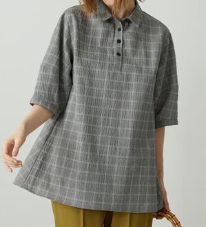 BELLUNA（ベルーナ）の「サッカー素材バックフレアーブラウス（ブラウス）」｜グレンチェック