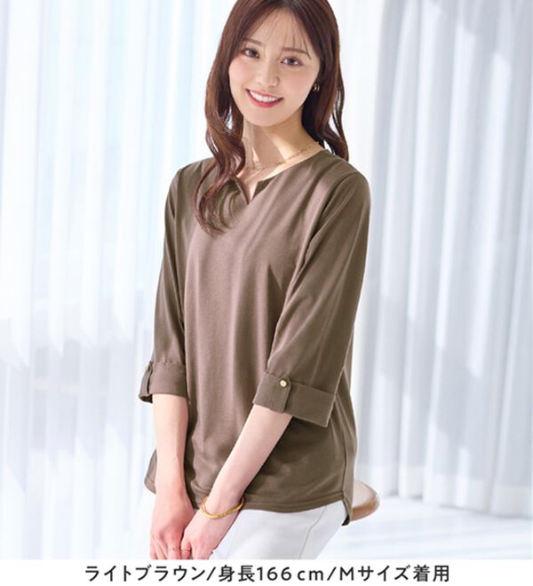 alotta（アロッタ）の「さらっと綿混素材 金ボタンデザインTシャツ（カットソー）」｜詳細画像