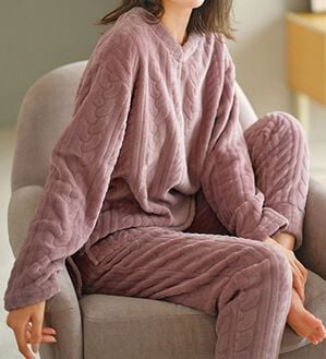 YU'NOW（ユナウ）の「ケーブルニット風フリースルームウェアセット（パジャマ・ルームウェア）」｜ピンク