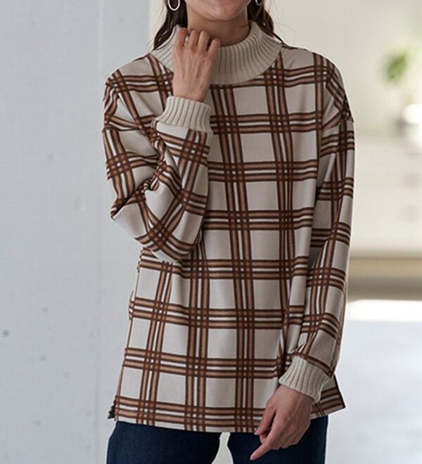 BELLUNA（ベルーナ）の「まるで着る毛布！静電防止付裏ファーニットリブトレーナー（トレーナー・スウェット）」｜詳細画像