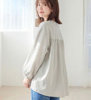 Viola e Viola（ヴィオラ エ ヴィオラ）の「なめらかポンチ異素材切替フレアートップス（カットソー）」｜詳細画像
