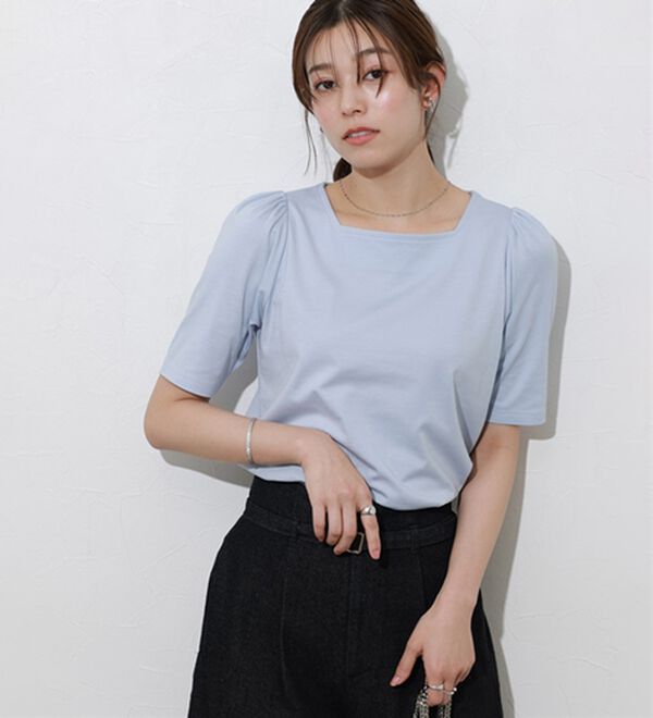 Pierrot（ピエロ）の「接触冷感スクエアネックパフスリーブＴシャツ（カットソー）」｜ライトブルー