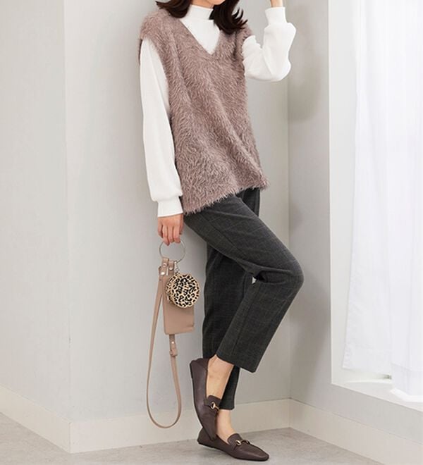 BELLUNA（ベルーナ）の「サマ見え(スーパーウォーム)ウール調素材美脚テーパードパンツ（テーパードパンツ）」｜詳細画像